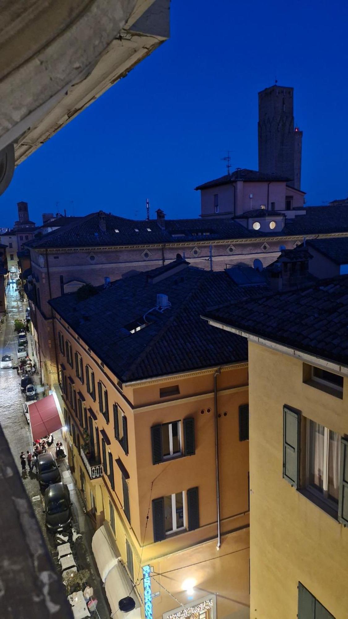 Monolocale Sui Tetti Di Bologna - Via Indipendenza Apartment Exterior photo