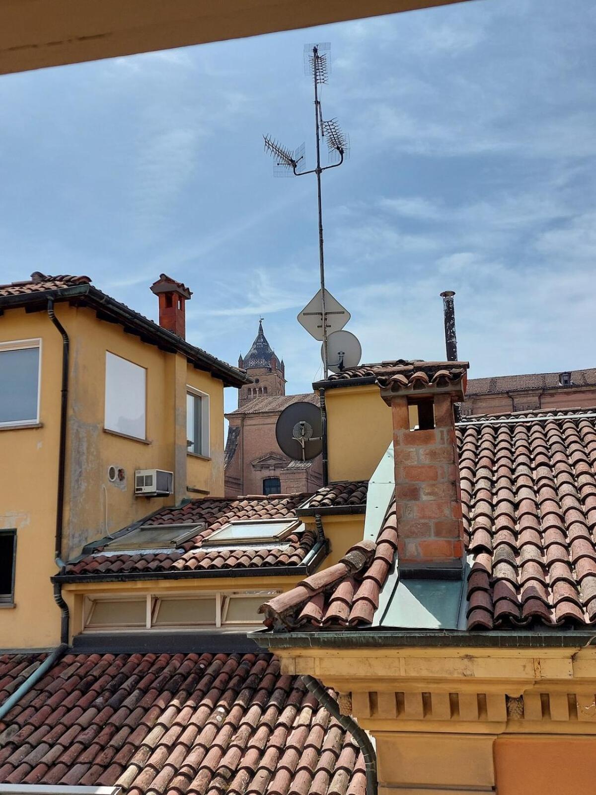 Monolocale Sui Tetti Di Bologna - Via Indipendenza Apartment Exterior photo